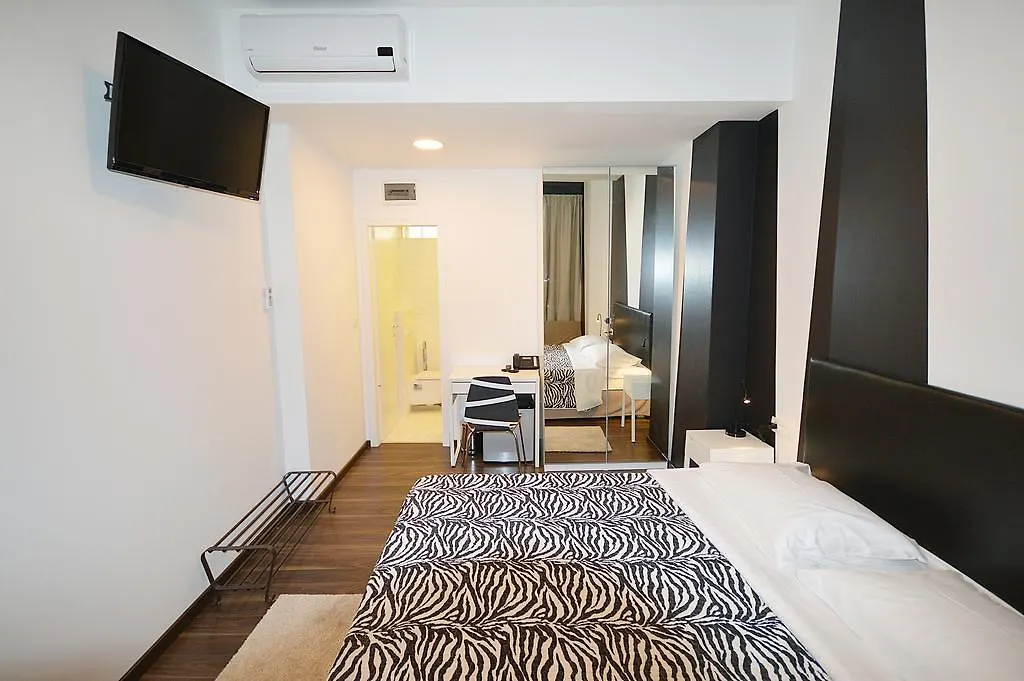 Bed And Breakfast Four Rooms Zadar 3*,