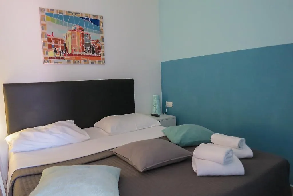 Bed And Breakfast Four Rooms Zadar 3*,