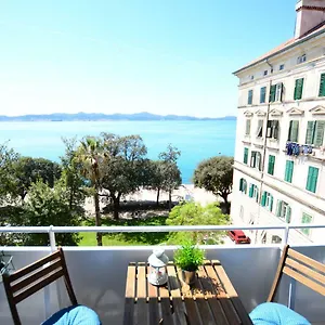 Nora Guest house